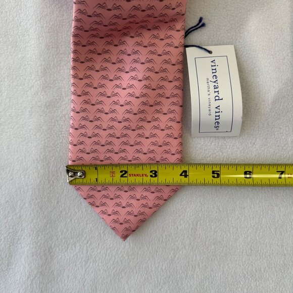 Vineyard Vines Custom Collection Silk Tie Spider Graphic Pink 4" NWT Career - Picture 6 of 7